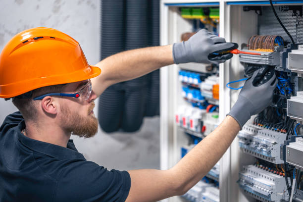 Best Local Electrician Companies  in Holly Springs, GA